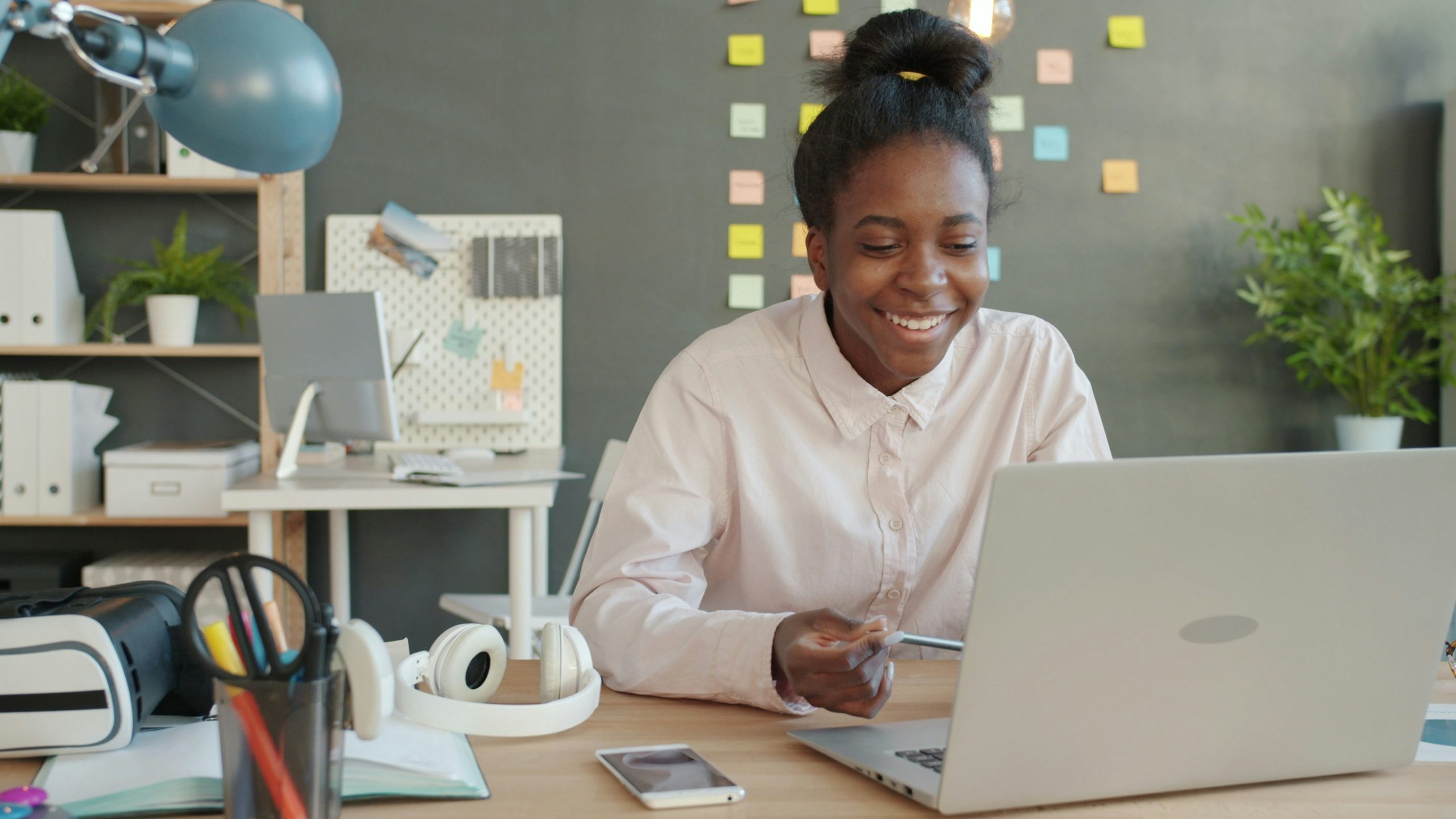 Calm professional mentoring setting